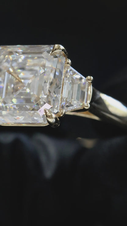 Emerald-Cut Lab-Grown Diamond Three-Stone Ring in Yellow Gold | Trapezoid Accent Setting