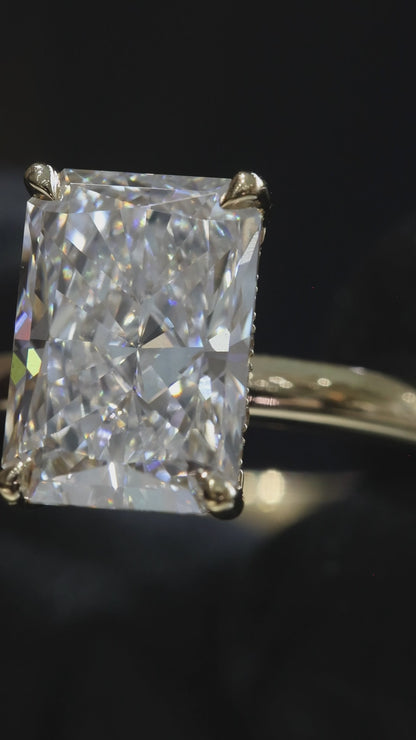 Radiant-Cut Lab-Grown Diamond Solitaire Ring in Yellow Gold | Classic Prong Setting