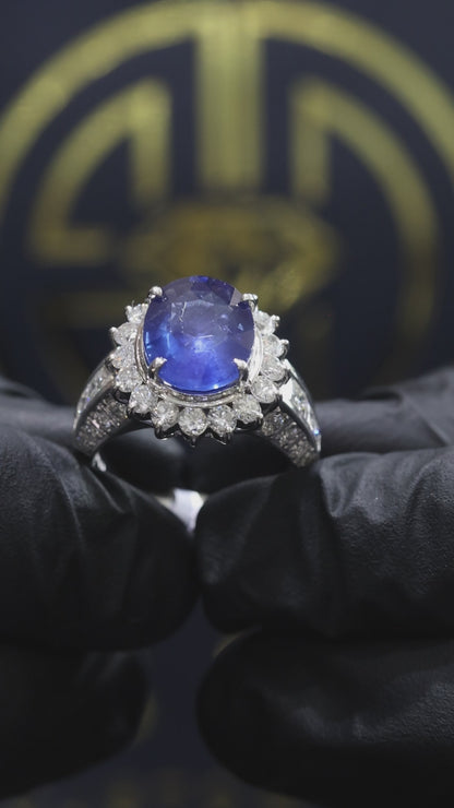 Sapphire & Diamond Halo Ring in Platinum | 4.36 CT Sapphire + 1.90 CTW Diamonds