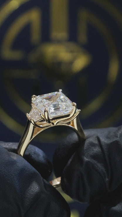 Emerald-Cut Lab-Grown Diamond Three-Stone Ring in Yellow Gold | Trapezoid Accent Setting