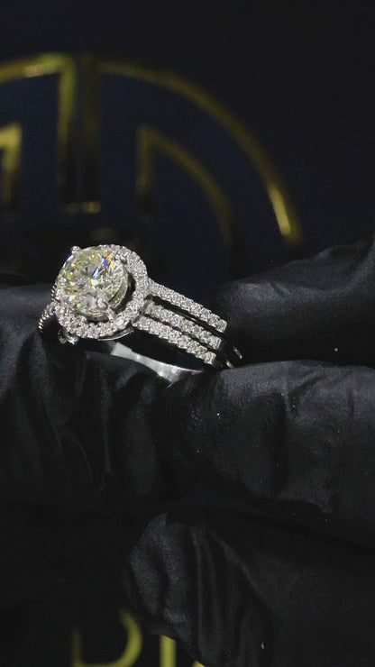 Round Halo Diamond Engagement Ring with Split Shank in White Gold | Timeless Bridal Elegance